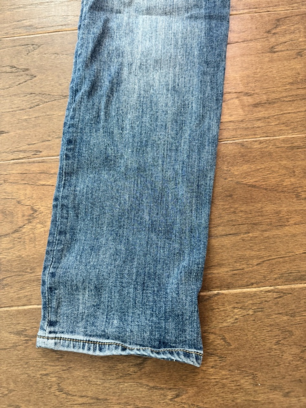 Kut from the Kloth Katy Boyfriend Straight Leg Jeans - Light Blue Wash - Picture 10 of 13